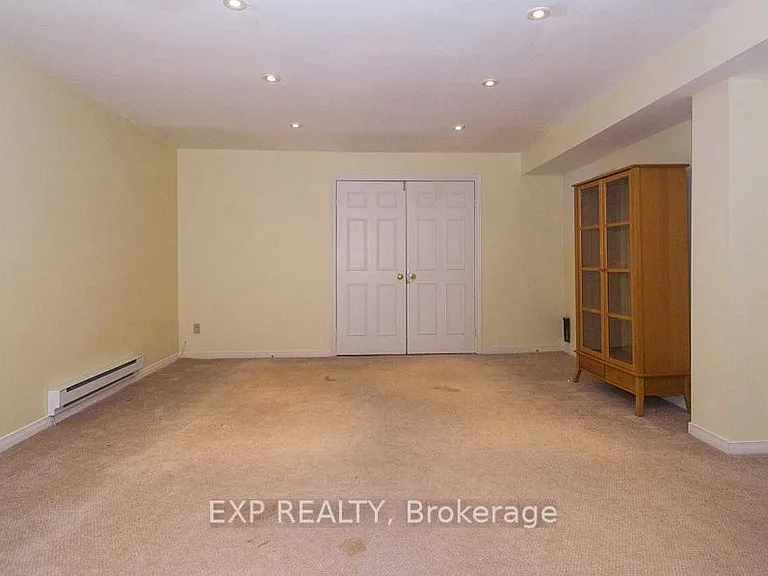 220 Viewmount Ave — Photo 37