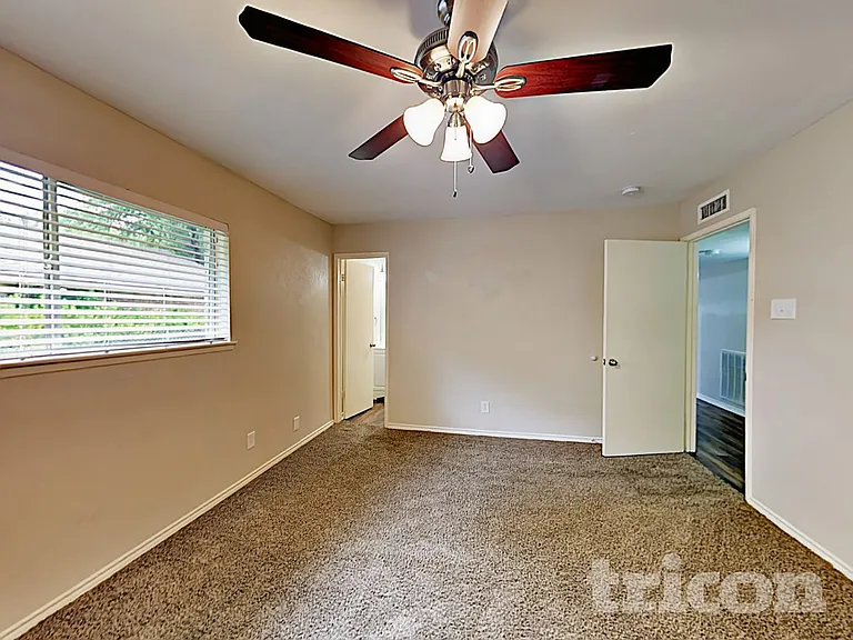 2725 Branch Oaks Dr — Photo 7