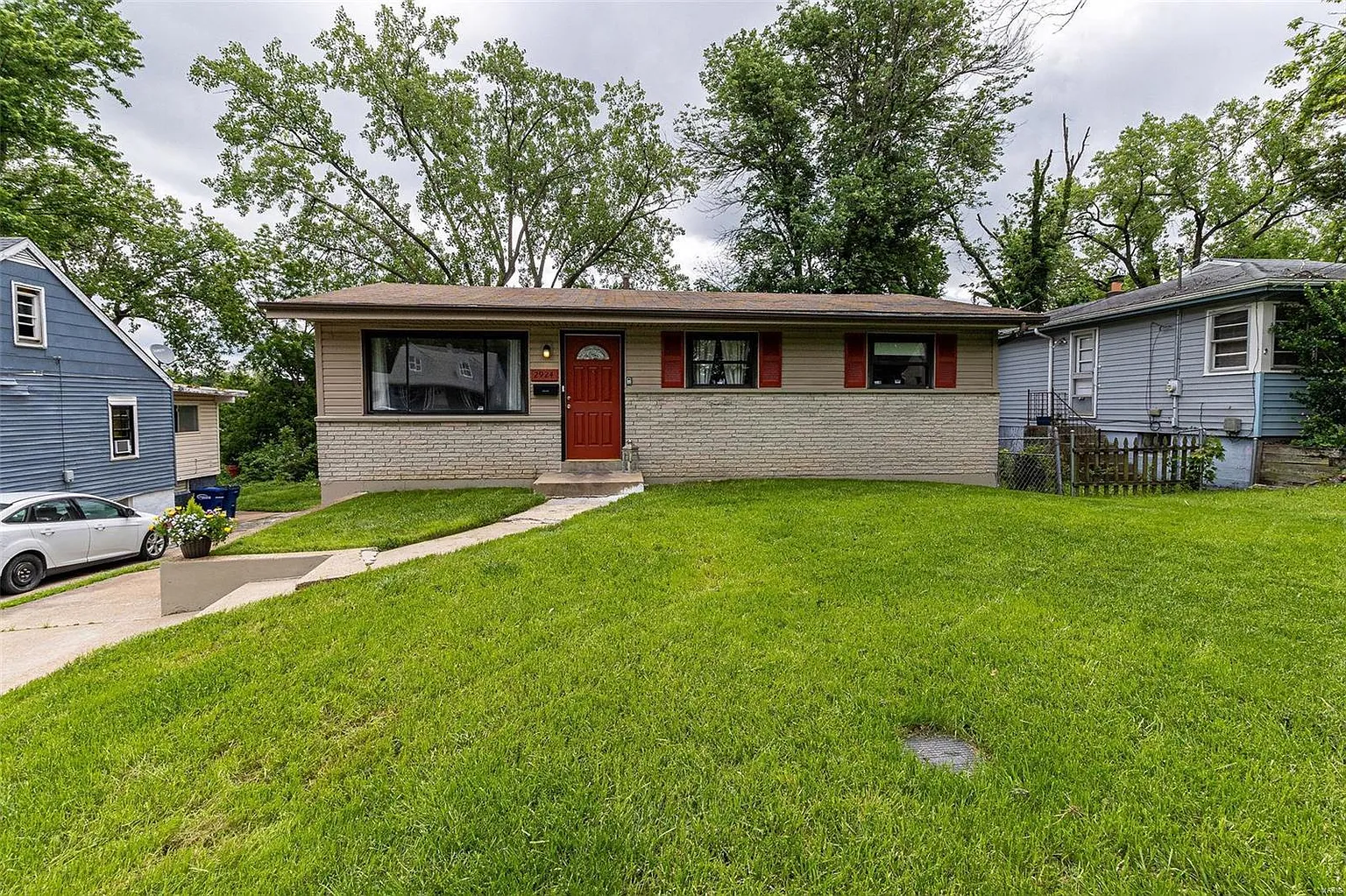 2924 Lyndhurst Ave photo 1