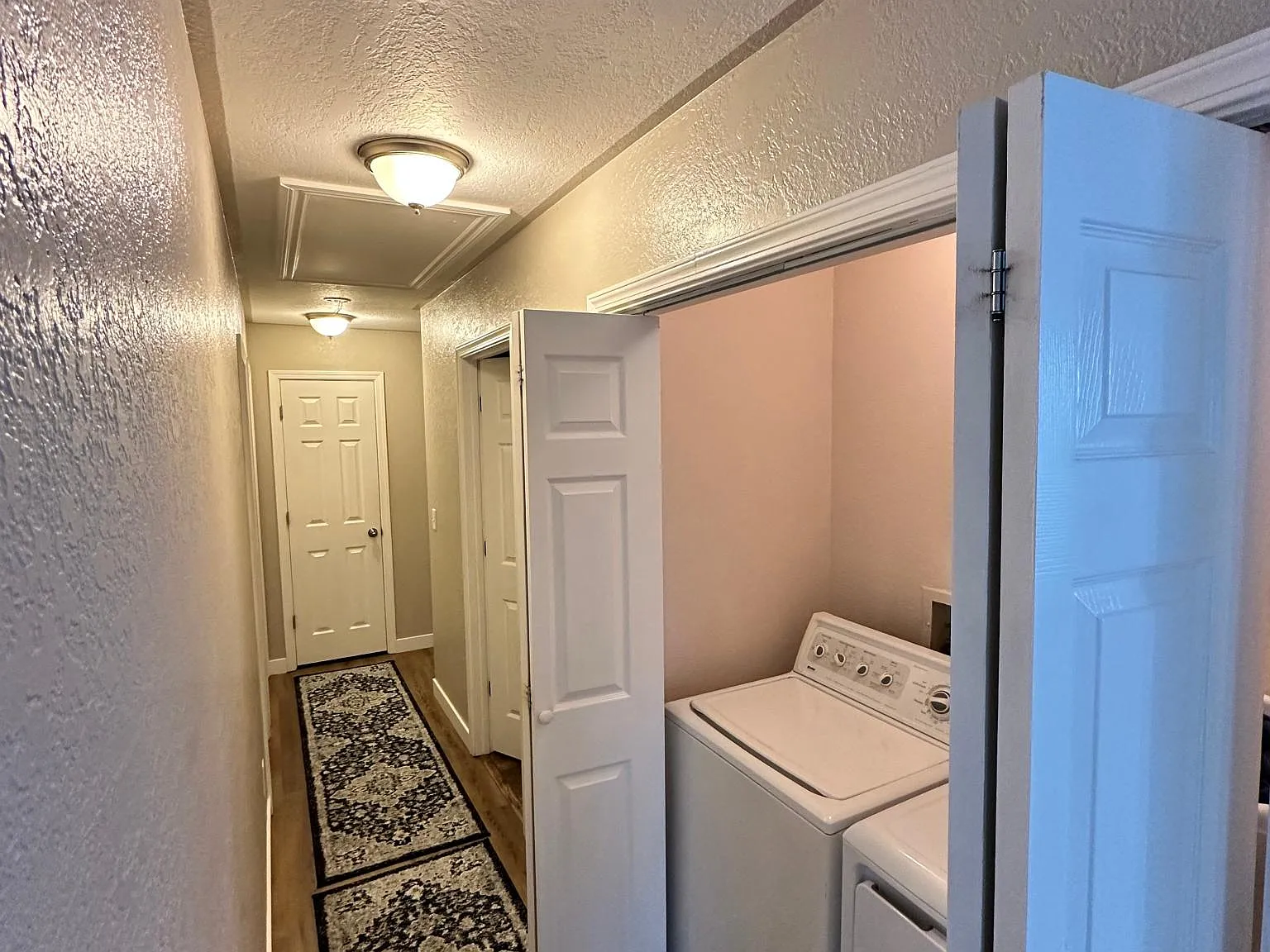 3 bed, 1150 sqft, $2,200 — Photo 2