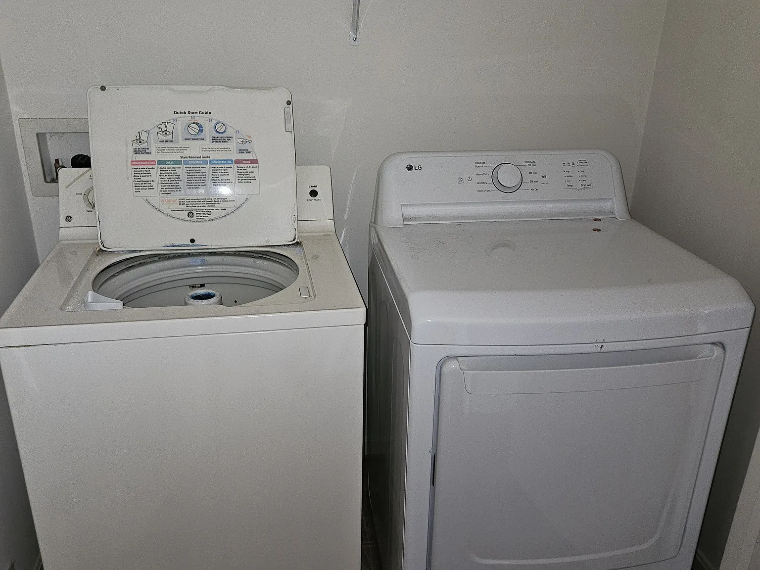 3 bed, 3.5 bath, 2200 sqft, $2,800 — Photo 4