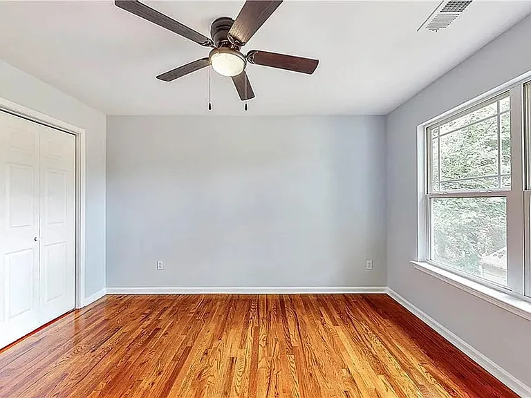 49 Harlan Rd SW — Photo 12