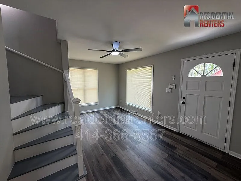 3 bed, 2.0 bath, 1450 sqft, $1,900 — Photo 2