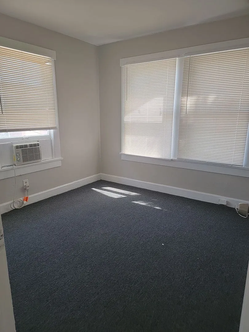 Quaint 2 bedroom in St. Petersburg — Photo 3