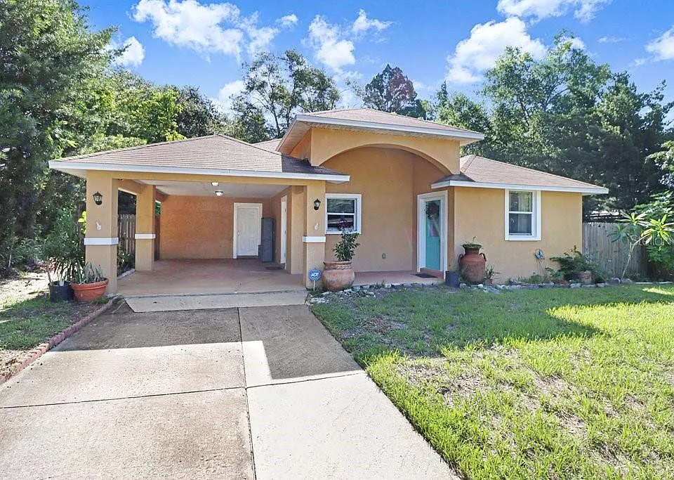1131 Dogwood Ave