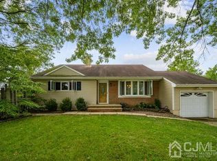 1410 E Seminole Rd, North Brunswick, NJ 08902