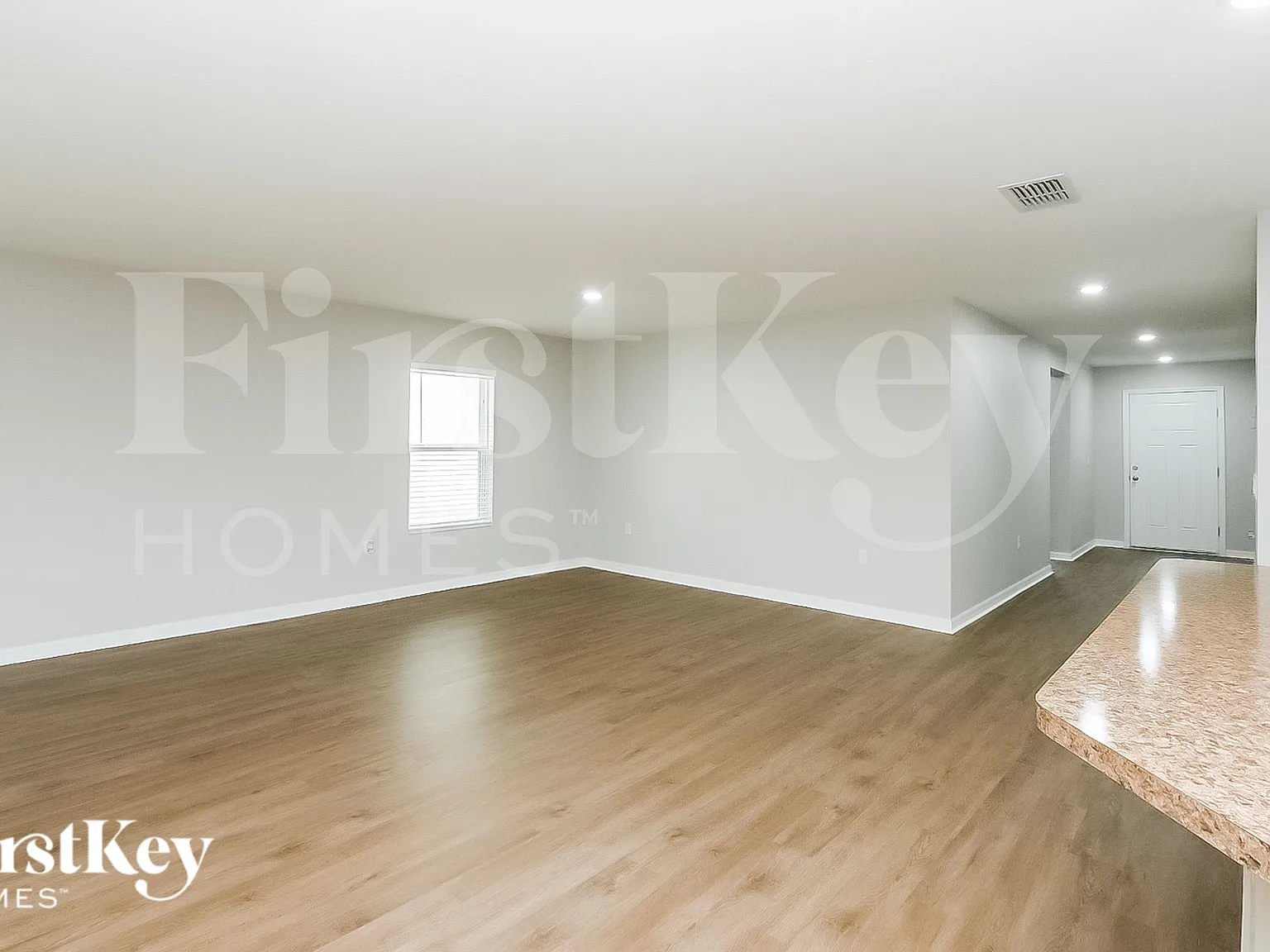 4 bed, 2.0 bath, 1983 sqft, $2,485 — Photo 4