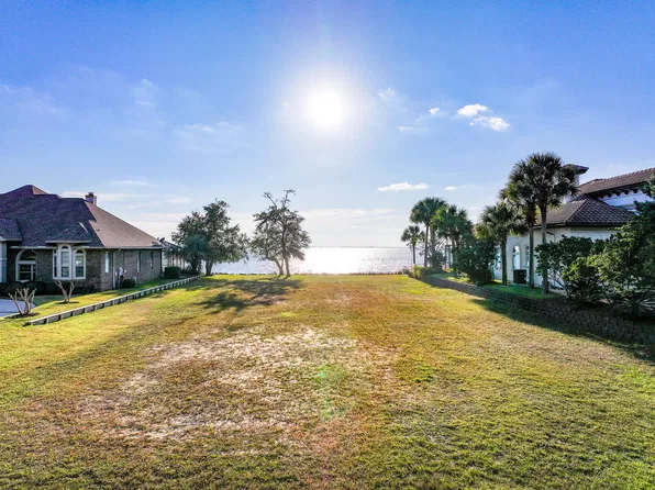 35 N Sunset Harbour, Freeport, FL 32439