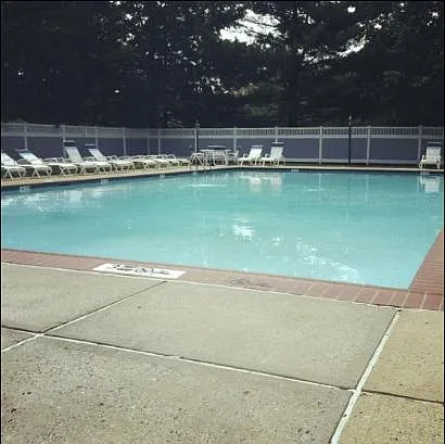 551 Clubhouse Ct #9 — Photo 3