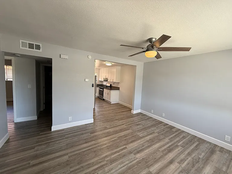 3280 Cabrillo Ave #3 — Photo 3
