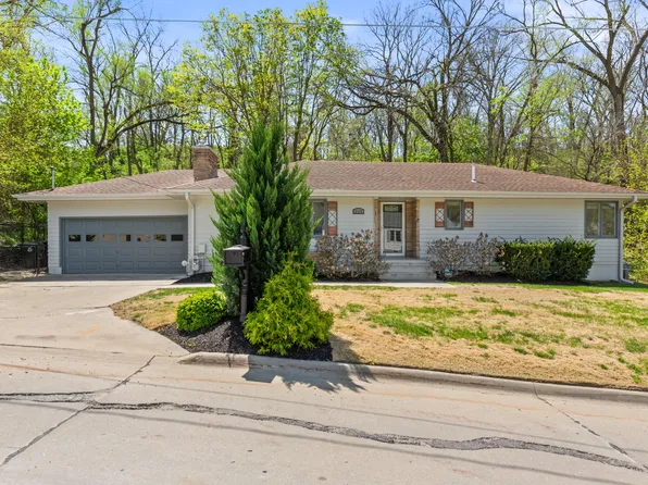 219 Elmwood Dr, Council Bluffs, IA 51503