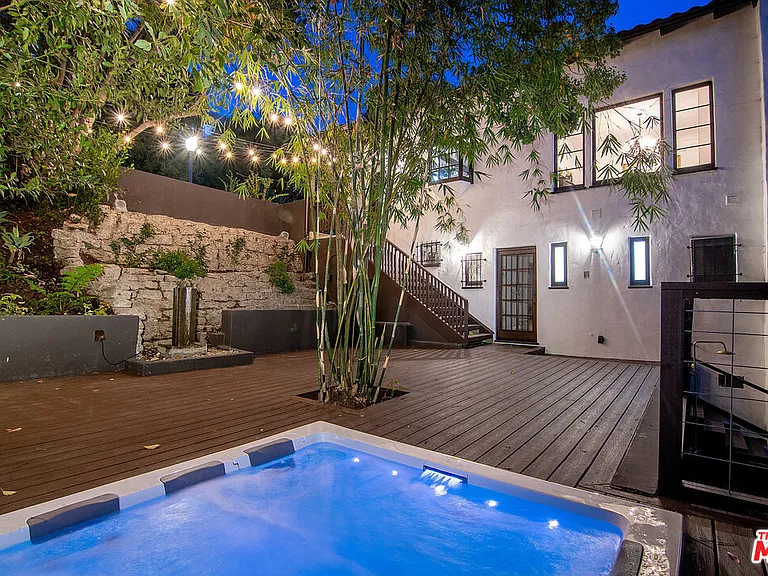 3475 N Knoll Dr — Photo 34