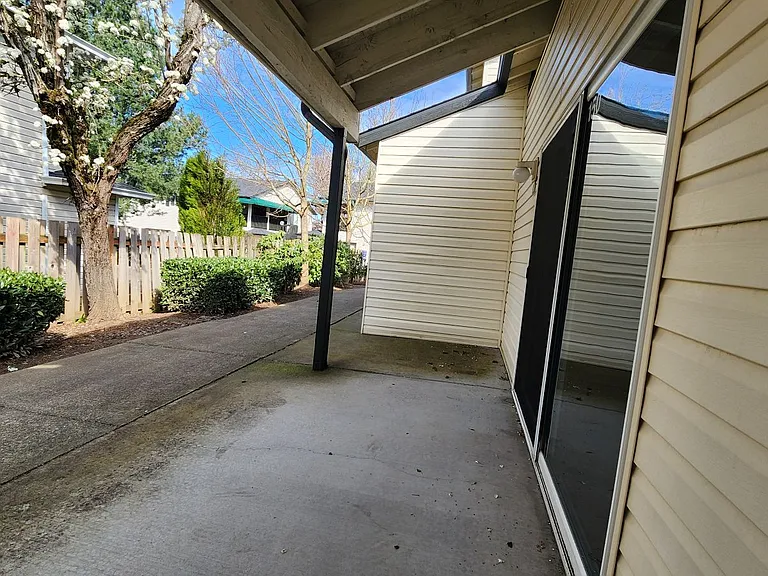 Emerald Pointe — Photo 44