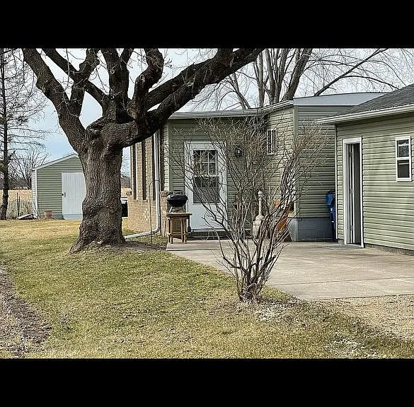 103 Portland St S — Photo 1