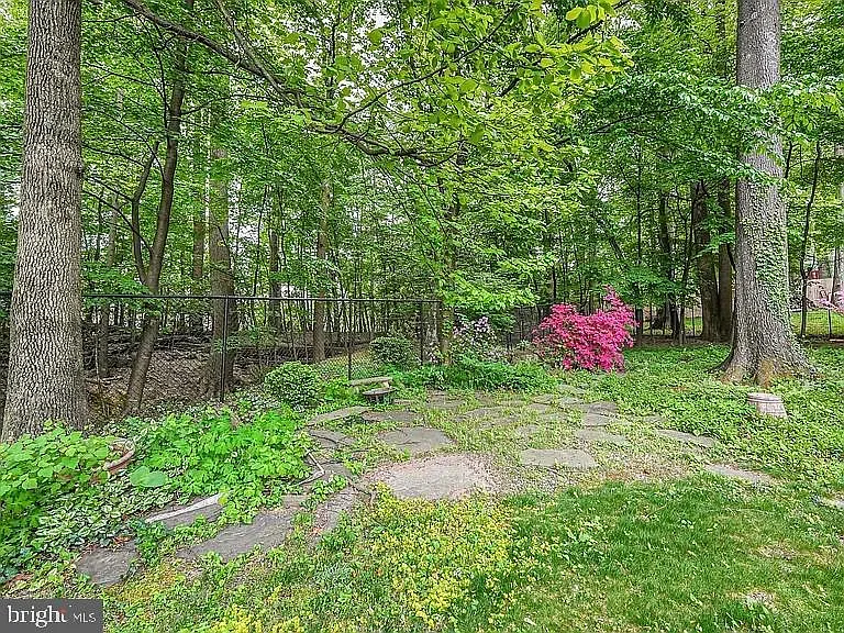 2221 Senseney Ln — Photo 33