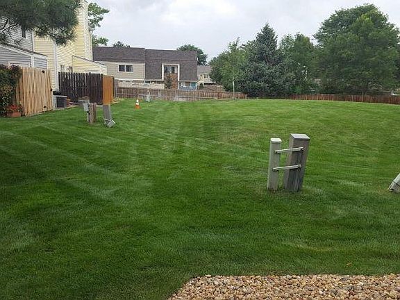 Great area fro kids to play or throw a frisbee