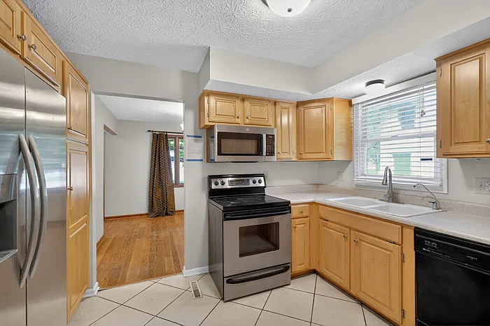4631 Graceland Ave — Photo 17