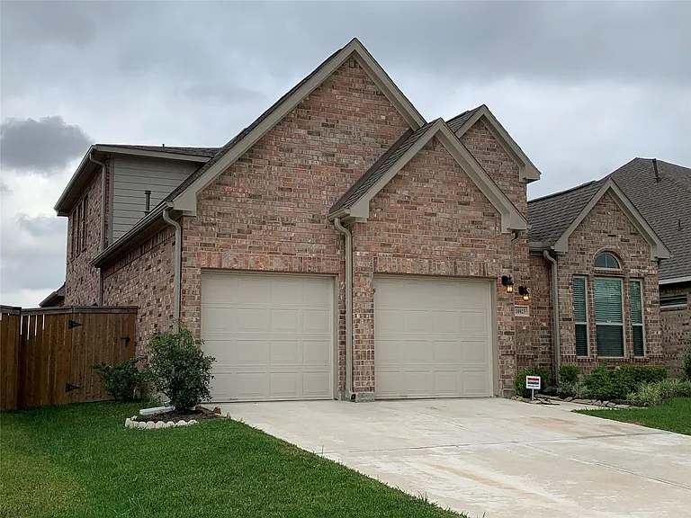 10023 Thicket Park Ln — Photo 1