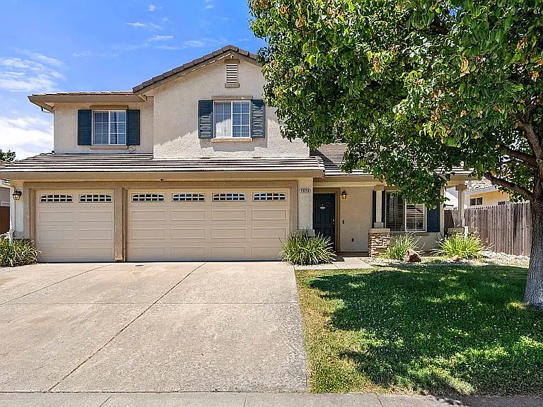 1st image of 2628 Swallowview Dr