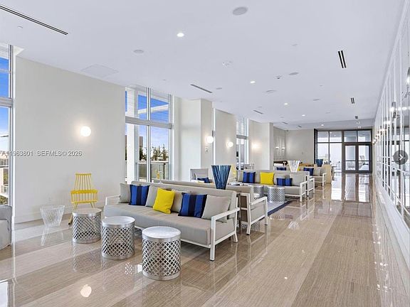5th image of 2000 Metropica Way #807