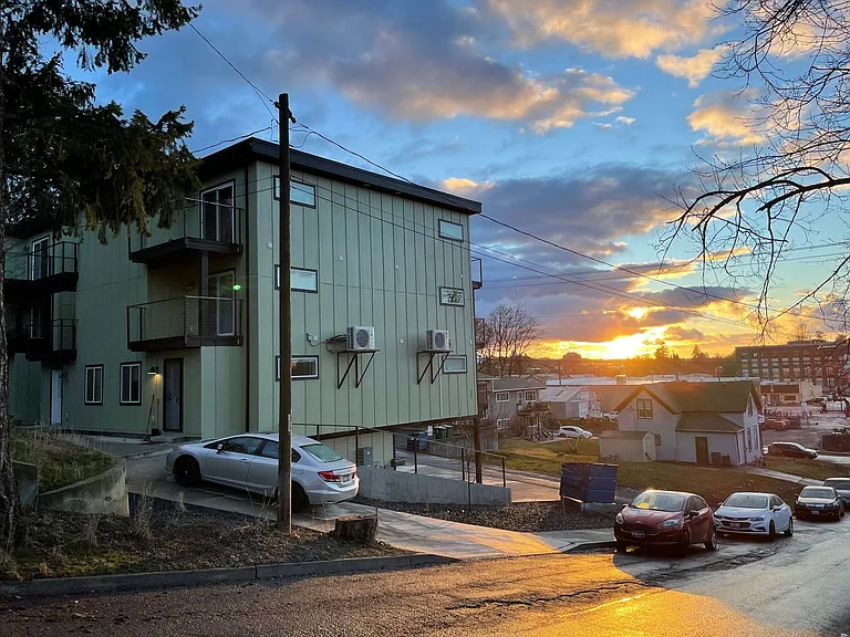 Easy Street Townhomes — Photo 25
