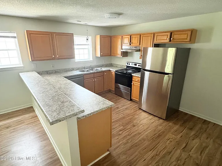 524 N 2nd St #102 — Photo 5