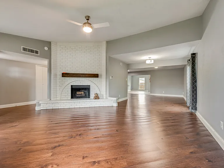 4924 Wagner Dr — Photo 7