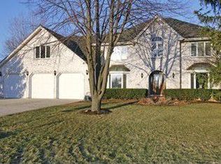 8S711 Singletree Ln, Naperville, IL 60565