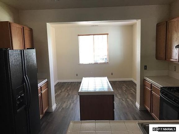 4th image of 1174 Mountain Rose Dr