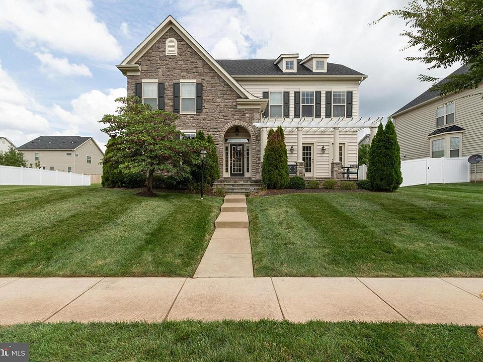 1st image of 2184 Port Potomac Ave
