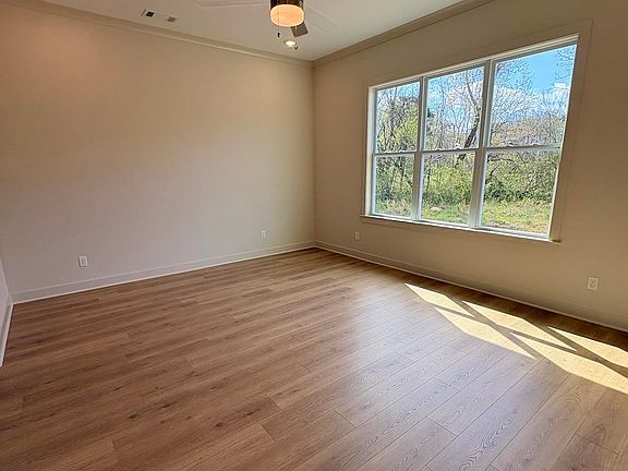3rd image of 5054 Summers Rd