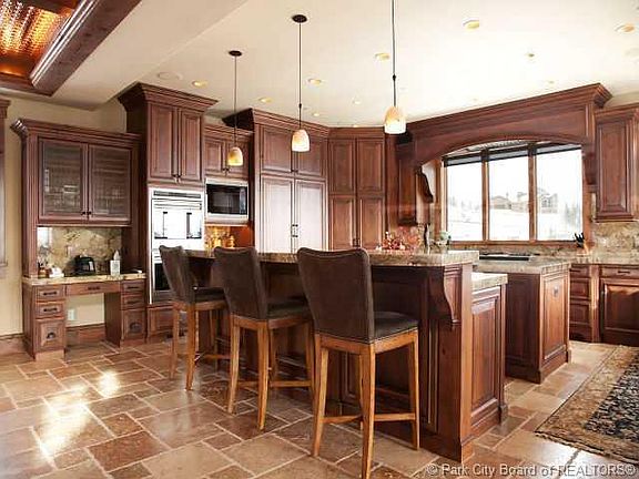 4th image of 10127 N Summit View Dr