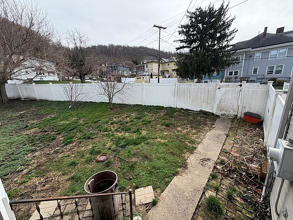 3rd image of 99 Lynwood avenue