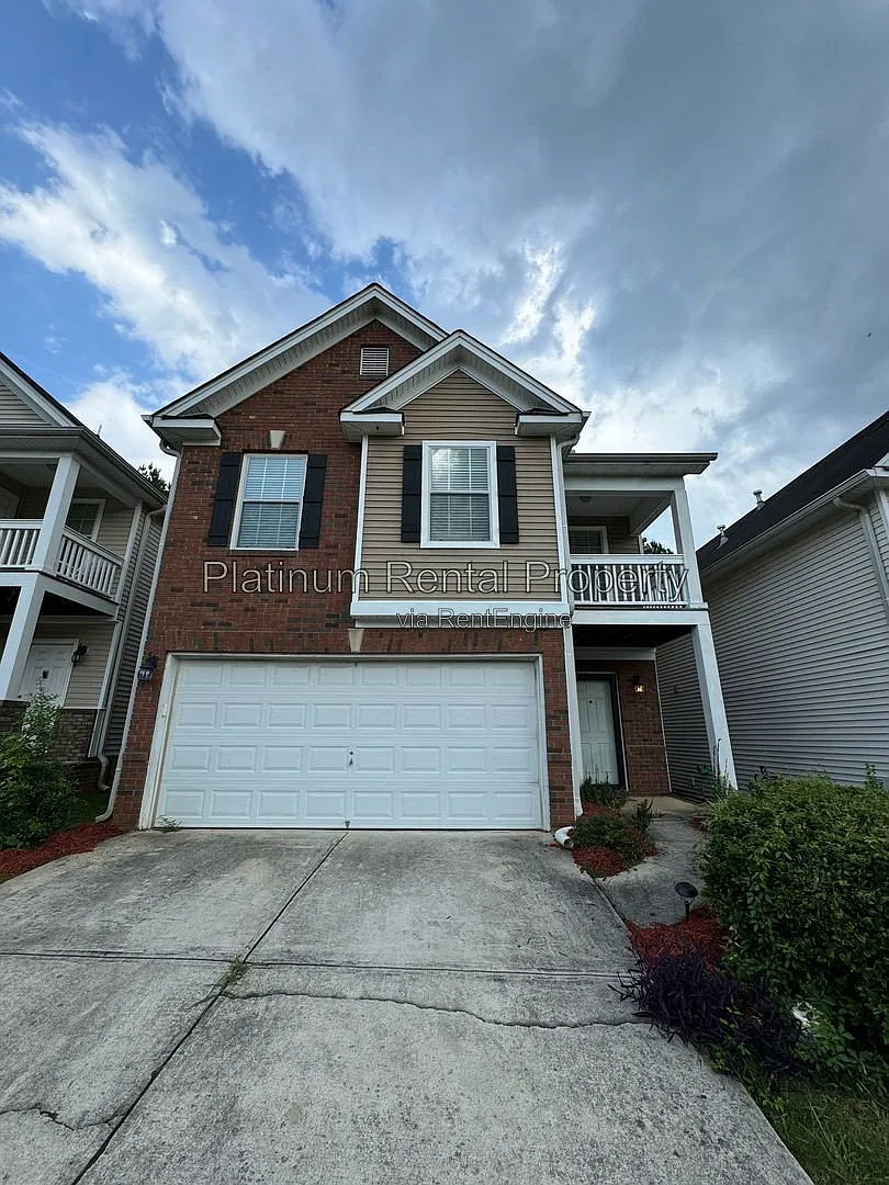 3 bed, 2.5 bath, 2141 sqft, $1,800 — Photo 2