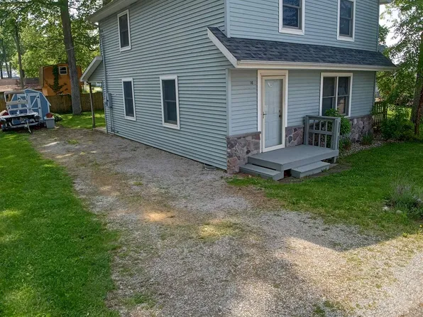 16 Ems D4 Ln, Syracuse, IN 46567