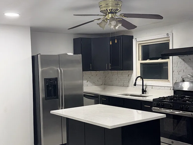 1525 6th Ave #2 — Photo 5