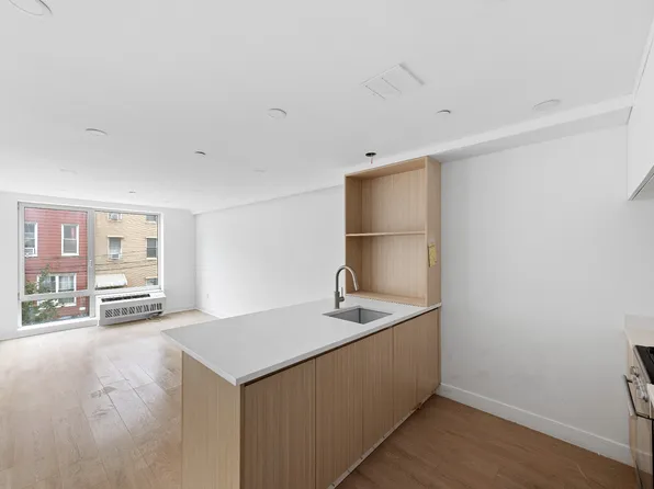 184 Eagle St APT 5E, Brooklyn, NY 11222