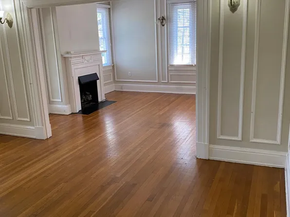 1010 E Victory Dr #D, Savannah, GA 31401