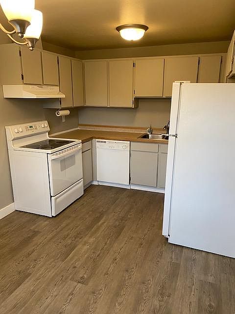 1st image of 665 NE 7th St APT 4