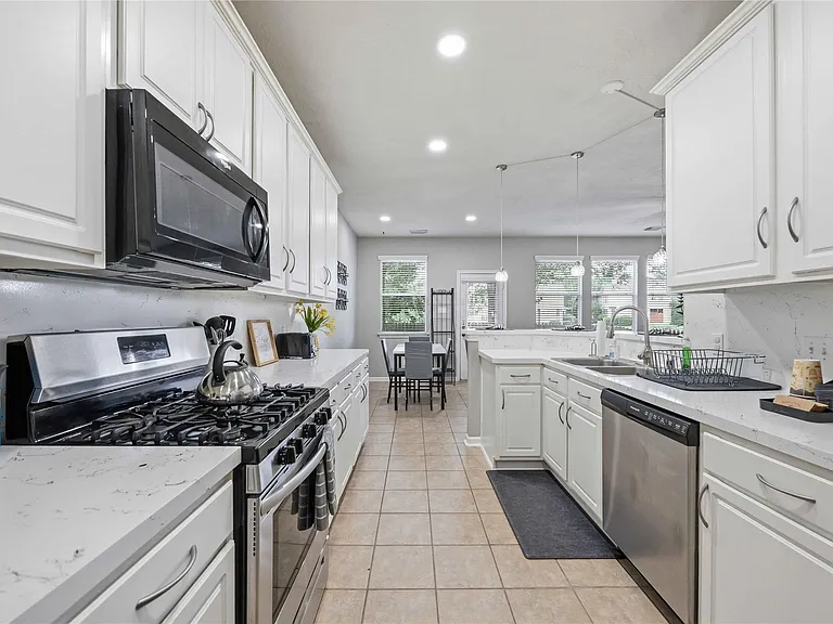 71 Summerhaze Cir — Photo 11