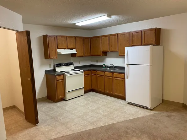 205 Central Ave APT 7, Maddock, ND 58348