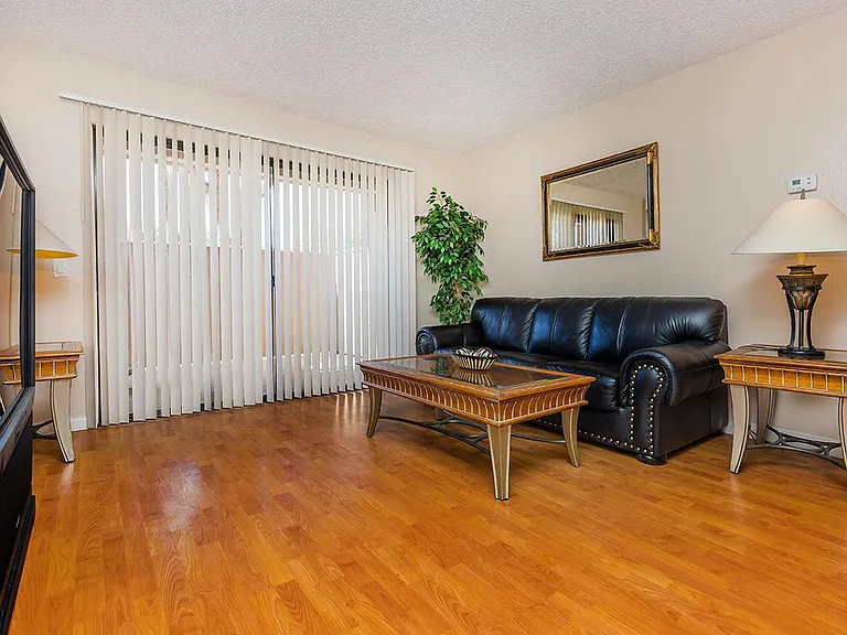 Smoketree Apartments — Photo 30
