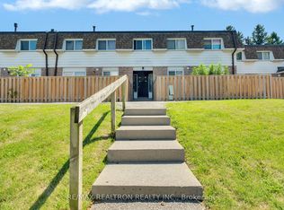 730 Cedar St #11, Oshawa, ON L1H 4M6