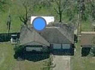 104 Dallas St, Angleton, TX 77515