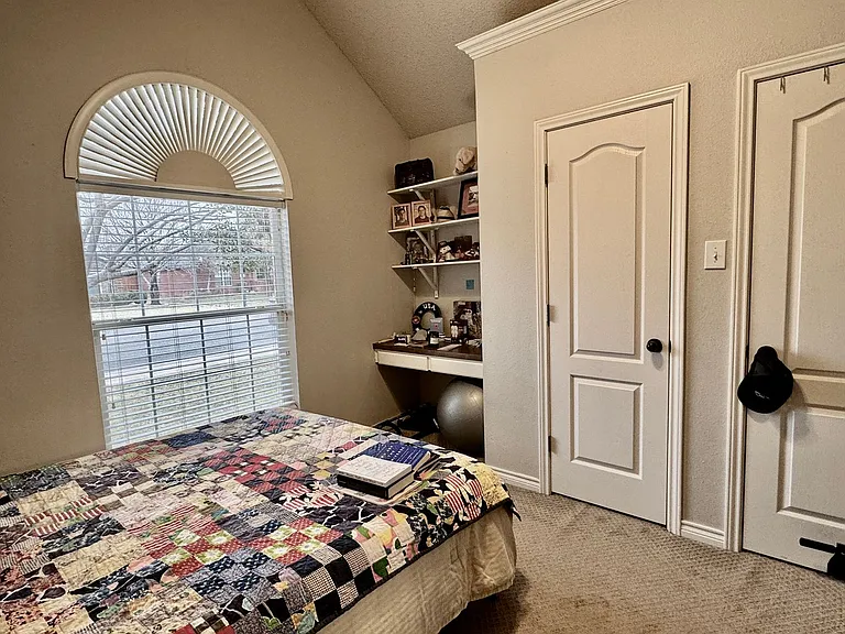 311 Longhorn St — Photo 20