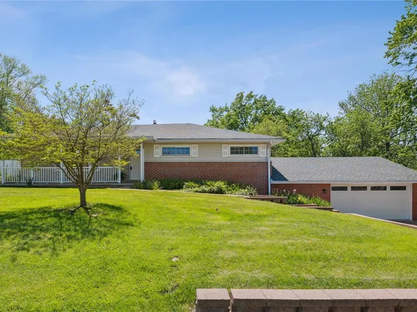 19 Skyview Ct, Arnold, MO 63010