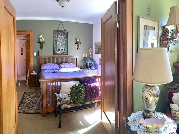 Upstairs unit bedroom