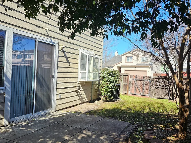 1594 Lankershire Dr — Photo 14
