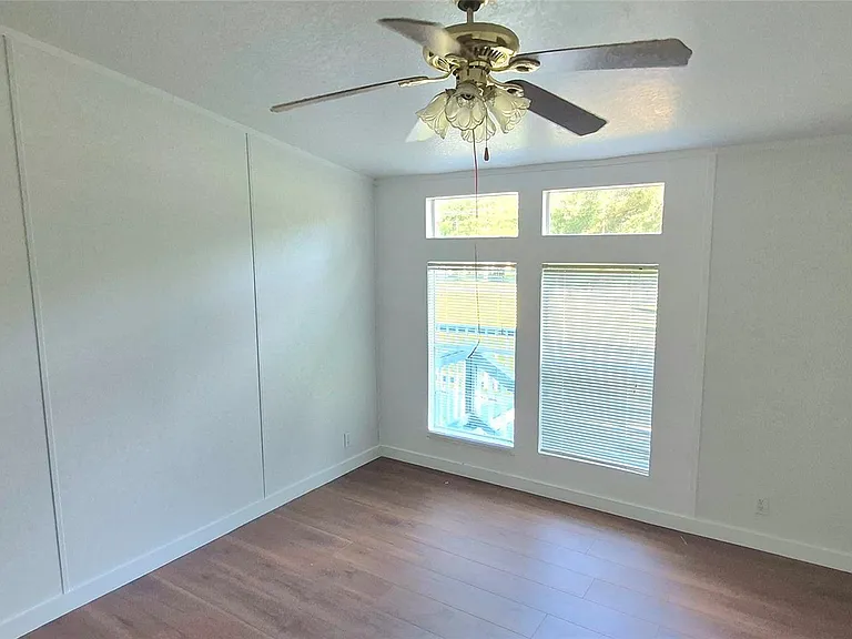 24430 Oak Hollow Blvd — Photo 27