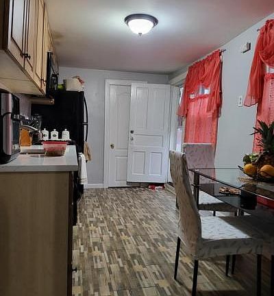5th image of 541 S 10th St